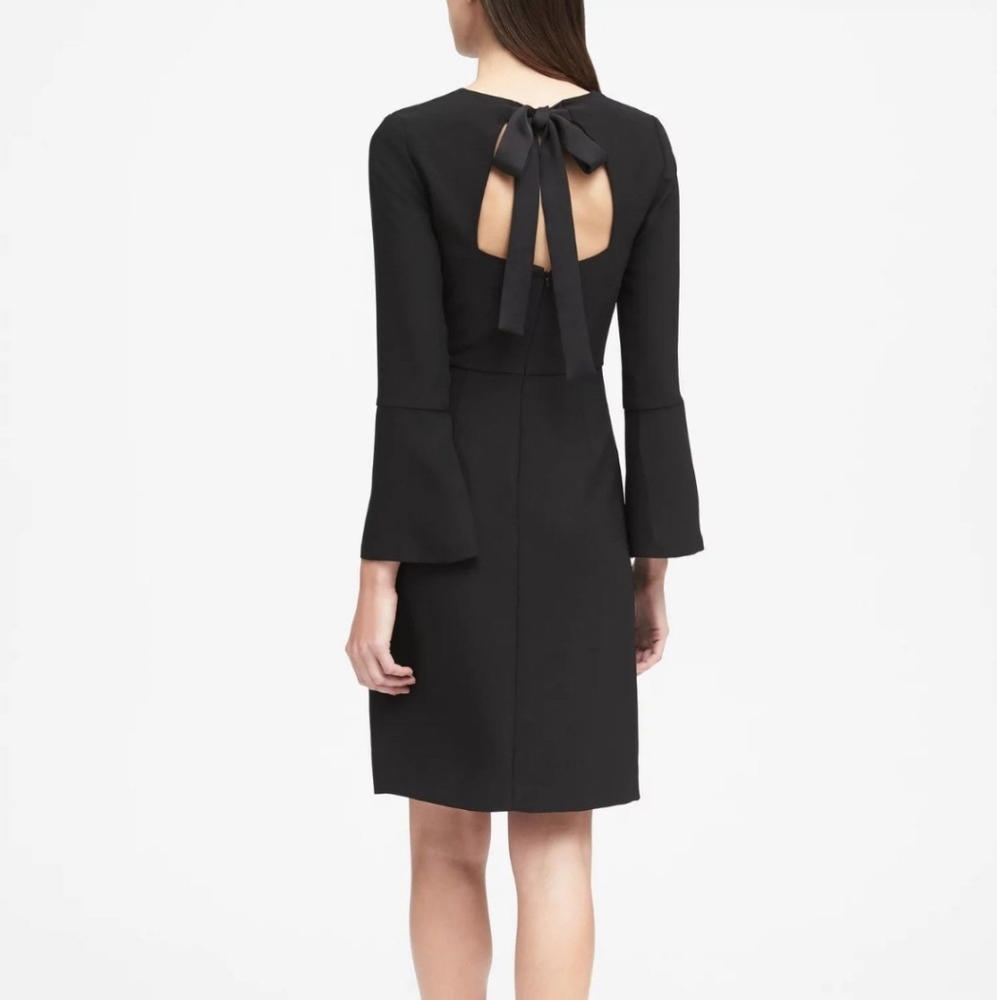 Banana Republic Tie-Back Dress, Black, sz 6 S Small.Fitted through the chest and